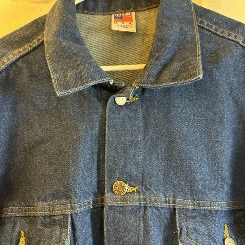 Vintage Tyca Trucker Jean Jacket Guitar Embossed Mens Large USA Union‎ Made